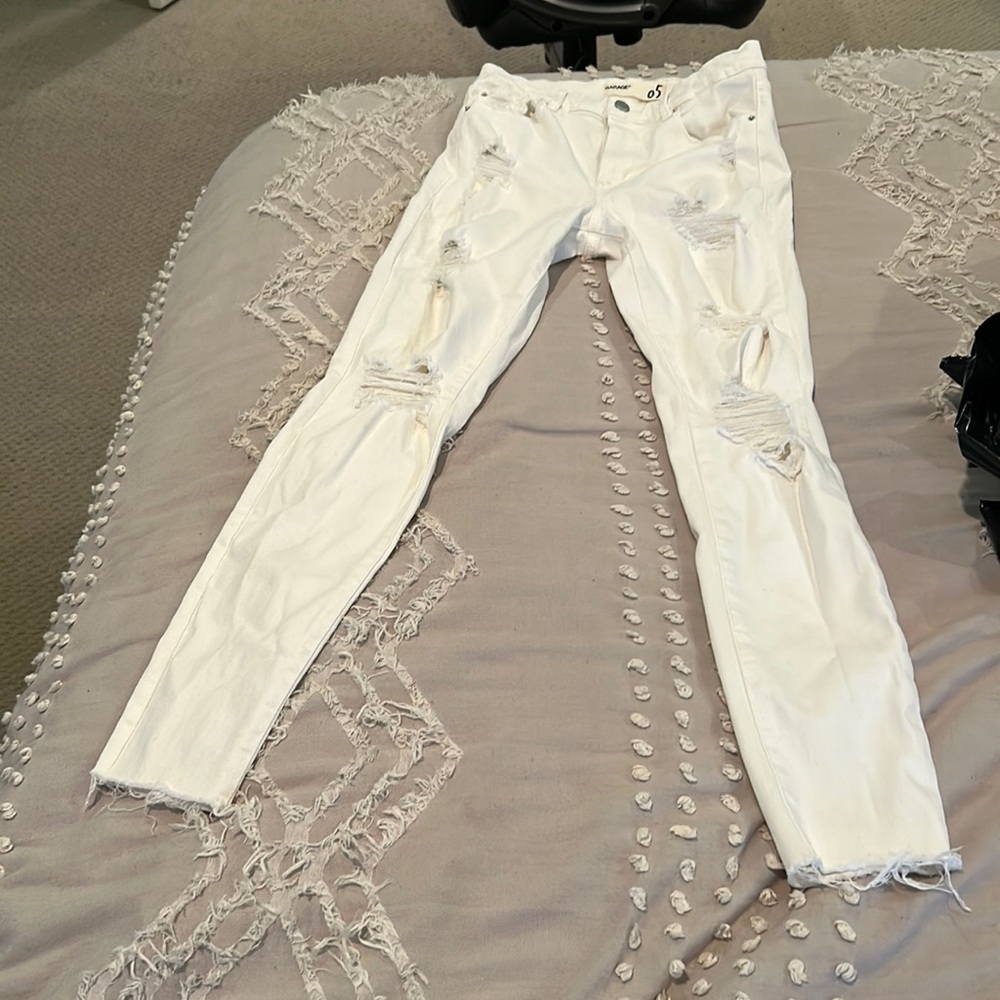 Garage  size 5, white distressed jeans